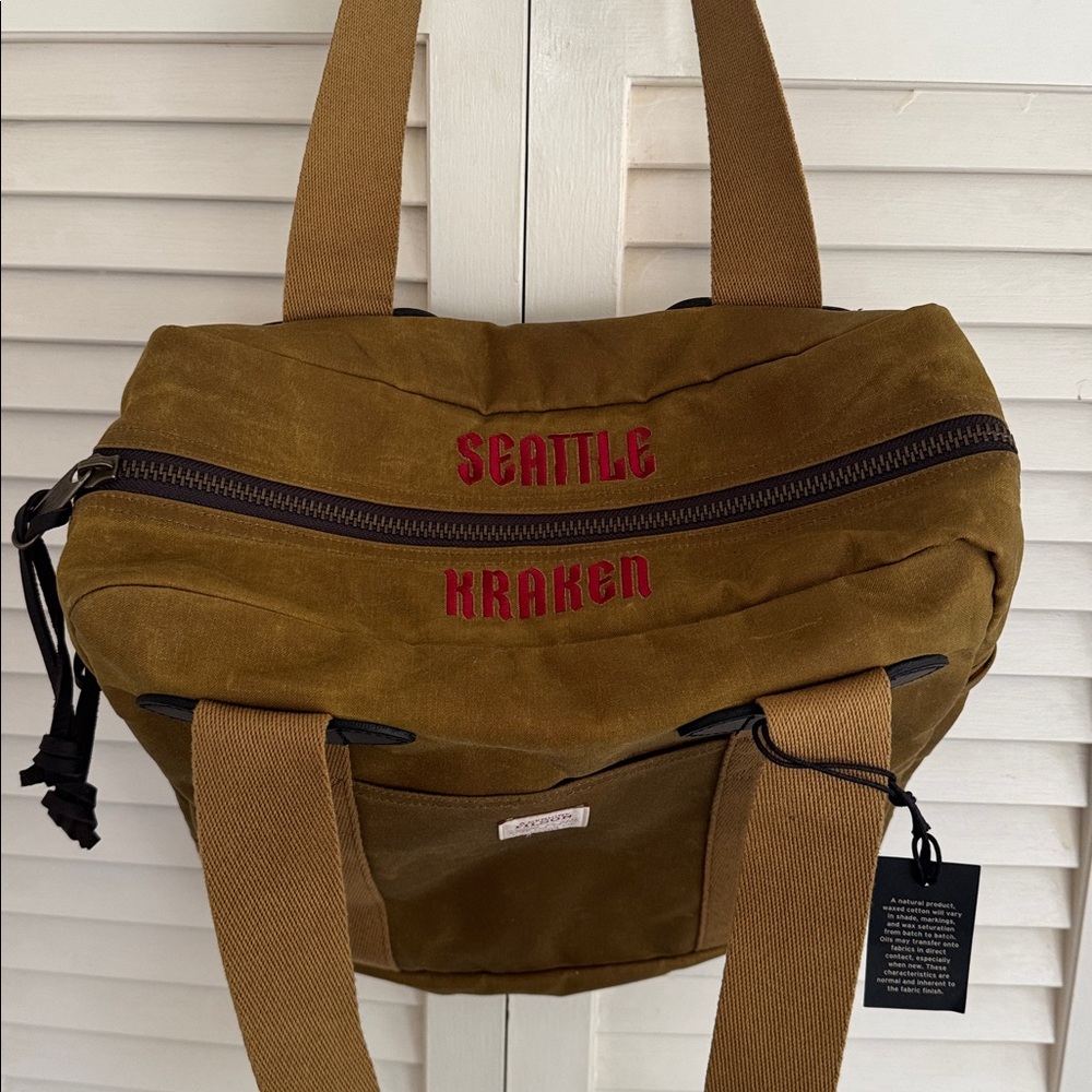 Filson x Seattle Kraken Tin Cloth Zippered Tote 1 of 300 Team Store Exclusive - Picture 2 of 9